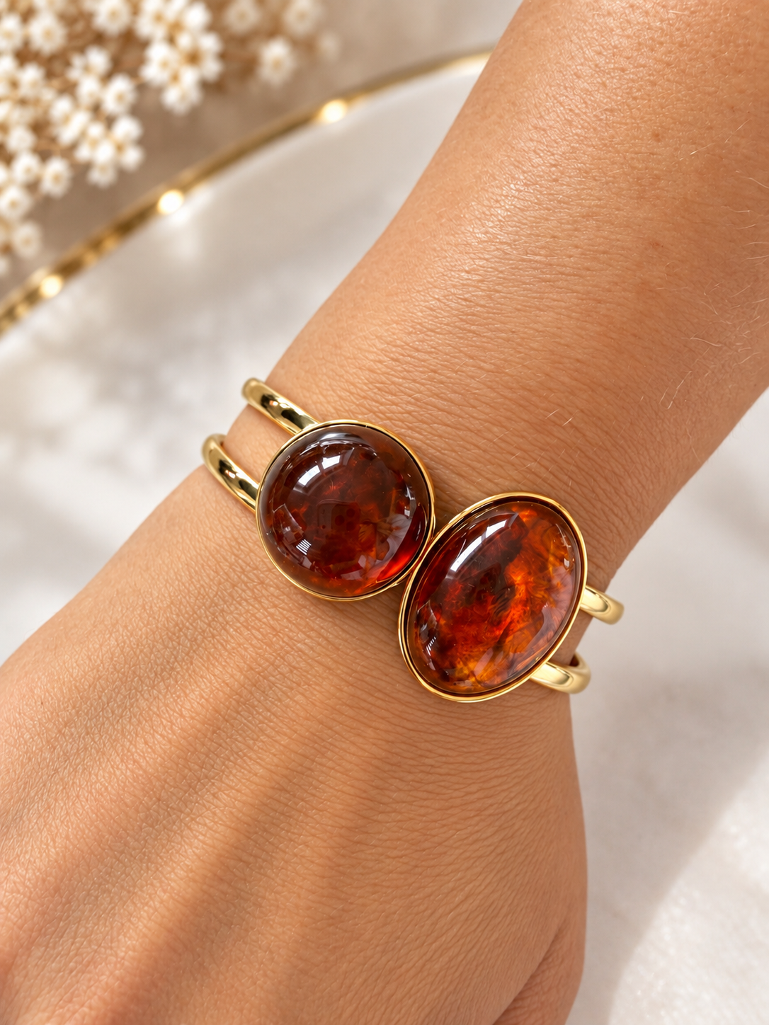 Solyne | Bracelet jonc doré à deux pierres marron en acier inoxydable