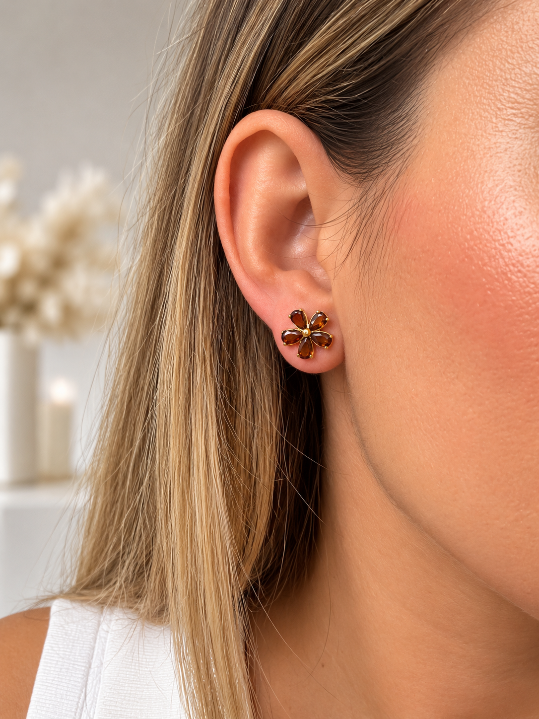 Ambrélys | Boucles d’oreilles petites fleurs marron en acier inoxydable