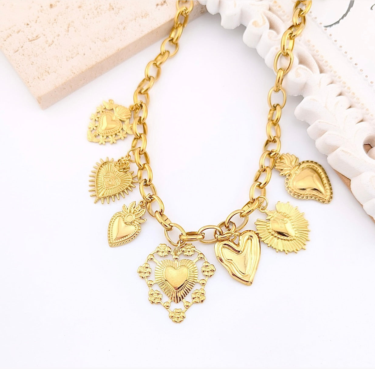 Collier charmes Amour doré